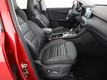 MG HS 1.5 T-GDI Luxury Automat