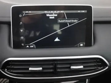 MG HS 1.5 T-GDI Luxury Automat