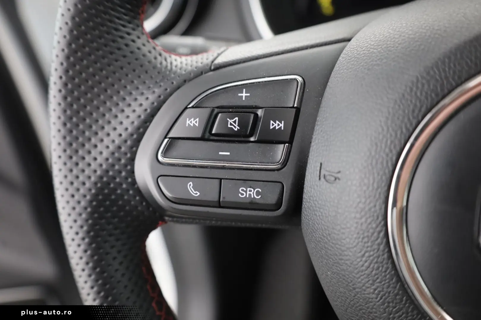 MG HS 1.5 T-GDI Luxury Automat