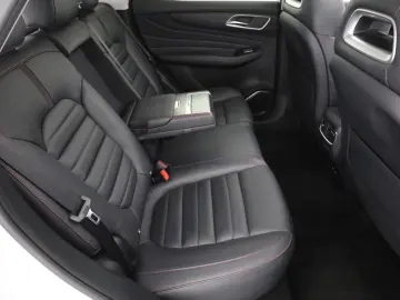 MG HS 1.5 T-GDI Luxury Automat