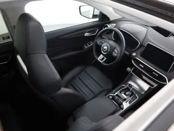 MG HS 1.5 T-GDI Luxury Automat