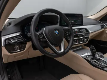 BMW 530i Kamera Glasdach DAB Lenkrhzg Klima-4. Alarm