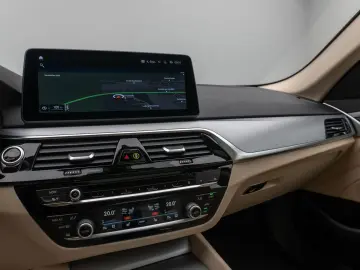 BMW 530i Kamera Glasdach DAB Lenkrhzg Klima-4. Alarm