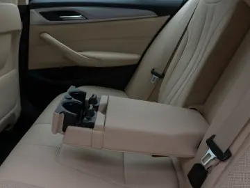 BMW 530i Kamera Glasdach DAB Lenkrhzg Klima-4. Alarm