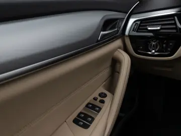 BMW 530i Kamera Glasdach DAB Lenkrhzg Klima-4. Alarm