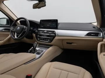 BMW 530i Kamera Glasdach DAB Lenkrhzg Klima-4. Alarm