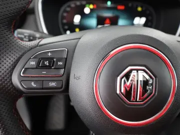 MG HS 1.5 T-GDI Luxury Aut. LED ACC Navi 360  Pano