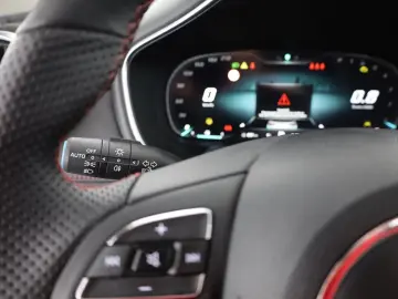 MG HS 1.5 T-GDI Luxury Aut. LED ACC Navi 360  Pano