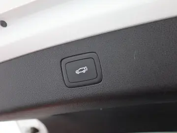 MG HS 1.5 T-GDI Luxury Aut. LED ACC Navi 360  Pano