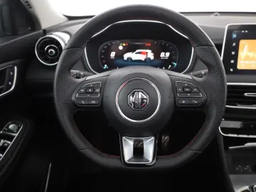 MG HS 1.5 T-GDI Luxury Aut. LED ACC Navi 360  Pano