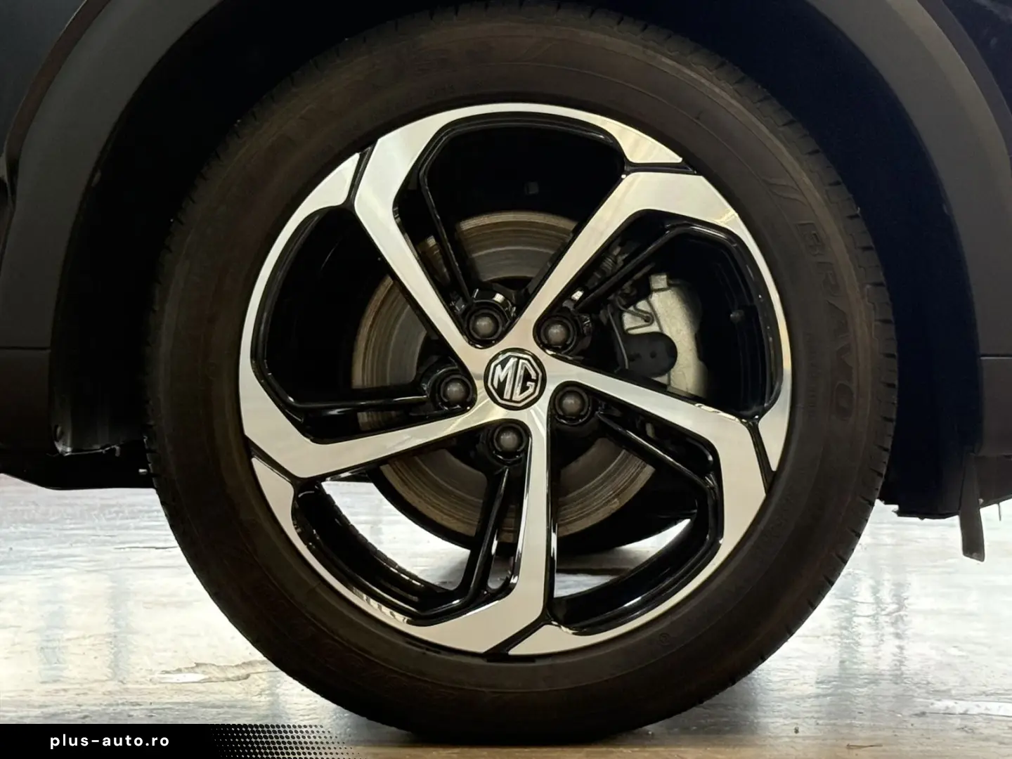 MG HS 1 5T-GDI Autom LUXURY 360  Pano LED Navi