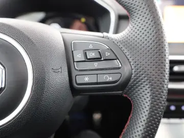 MG HS 1.5 T-GDI Luxury Aut. LED ACC Navi 360  Pano