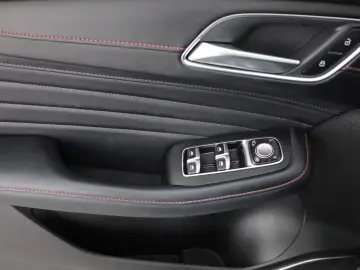 MG HS 1.5 T-GDI Luxury Aut. LED ACC Navi 360  Pano