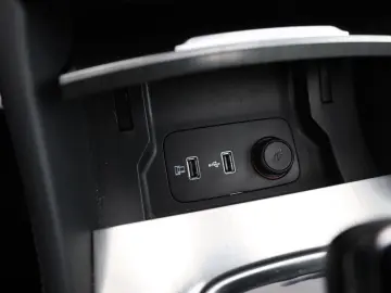 MG HS 1.5 T-GDI Luxury Aut. LED ACC Navi 360  Pano