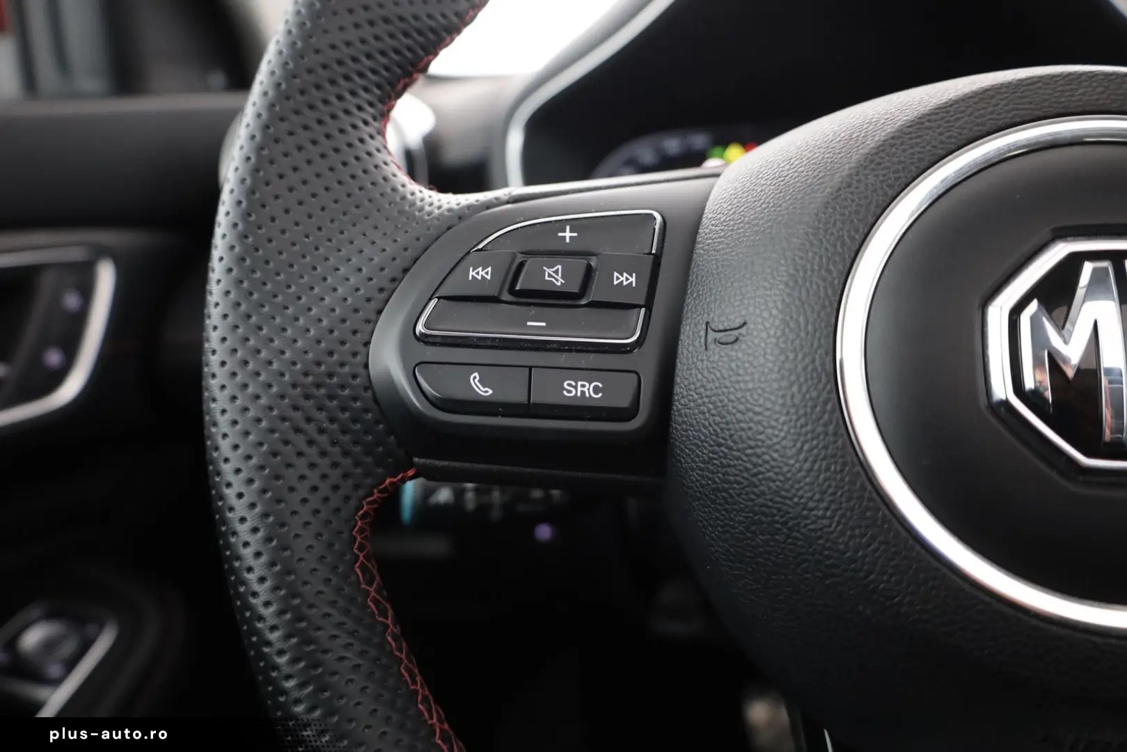 MG HS 1.5 T-GDI Luxury Aut. LED ACC Navi 360  Pano