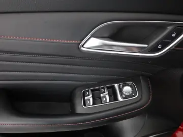 MG HS 1.5 T-GDI Luxury Aut. LED ACC Navi 360  Pano