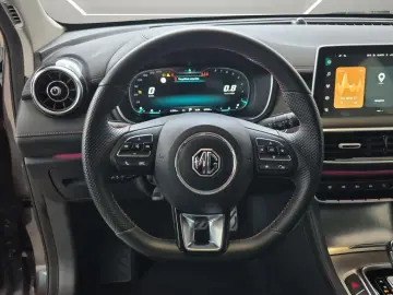 MG HS Luxury Pano 360 LED Navi Carplay