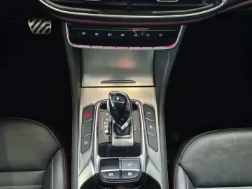 MG HS Luxury Pano 360 LED Navi Carplay