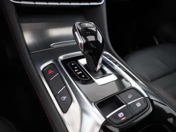 MG HS 1.5 T-GDI Luxury Aut. LED ACC Navi 360  Pano