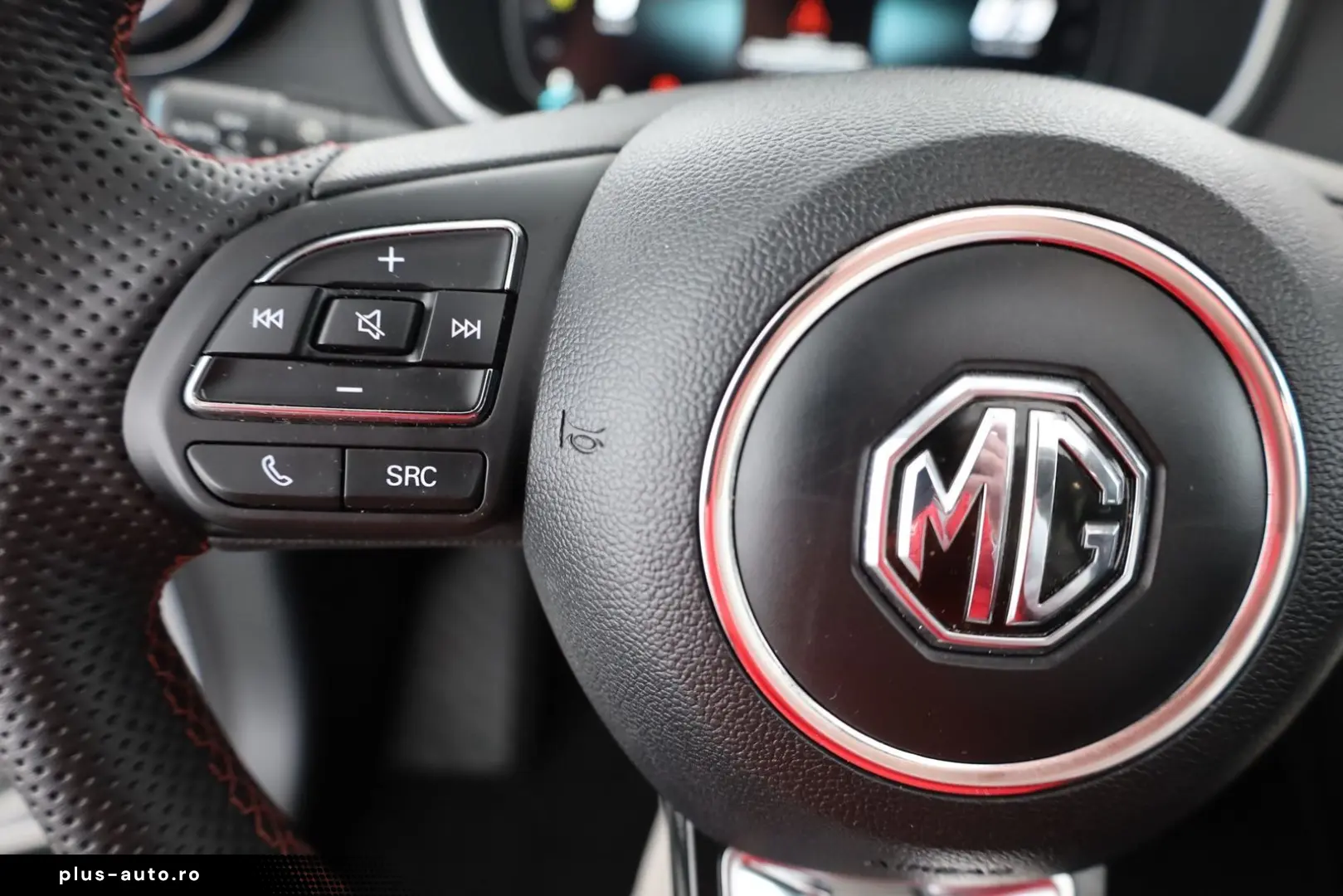 MG HS 1.5 T-GDI Luxury Aut. LED ACC Navi 360  Pano