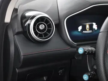 MG HS 1.5 T-GDI Luxury Aut. LED ACC Navi 360  Pano