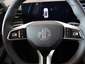 MG HS 1.5 AT Luxury MY25 360  ACC LED Leder SOFORT