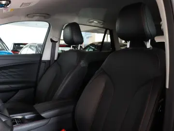 MG HS 1.5 AT Luxury MY25 360  ACC LED Leder SOFORT