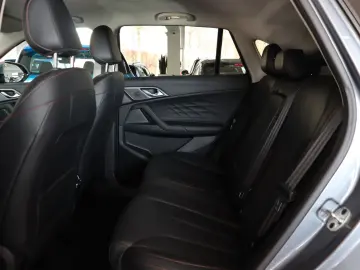 MG HS 1.5 AT Luxury MY25 360  ACC LED Leder SOFORT