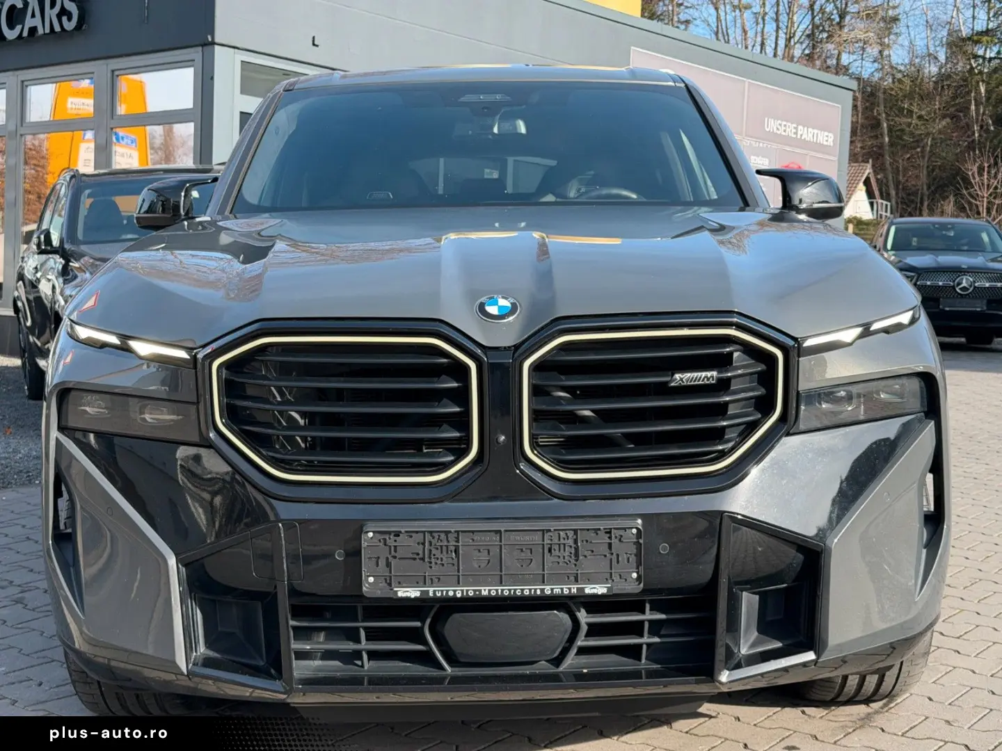 BMW XM 50 e B&W  IconicGlow  360