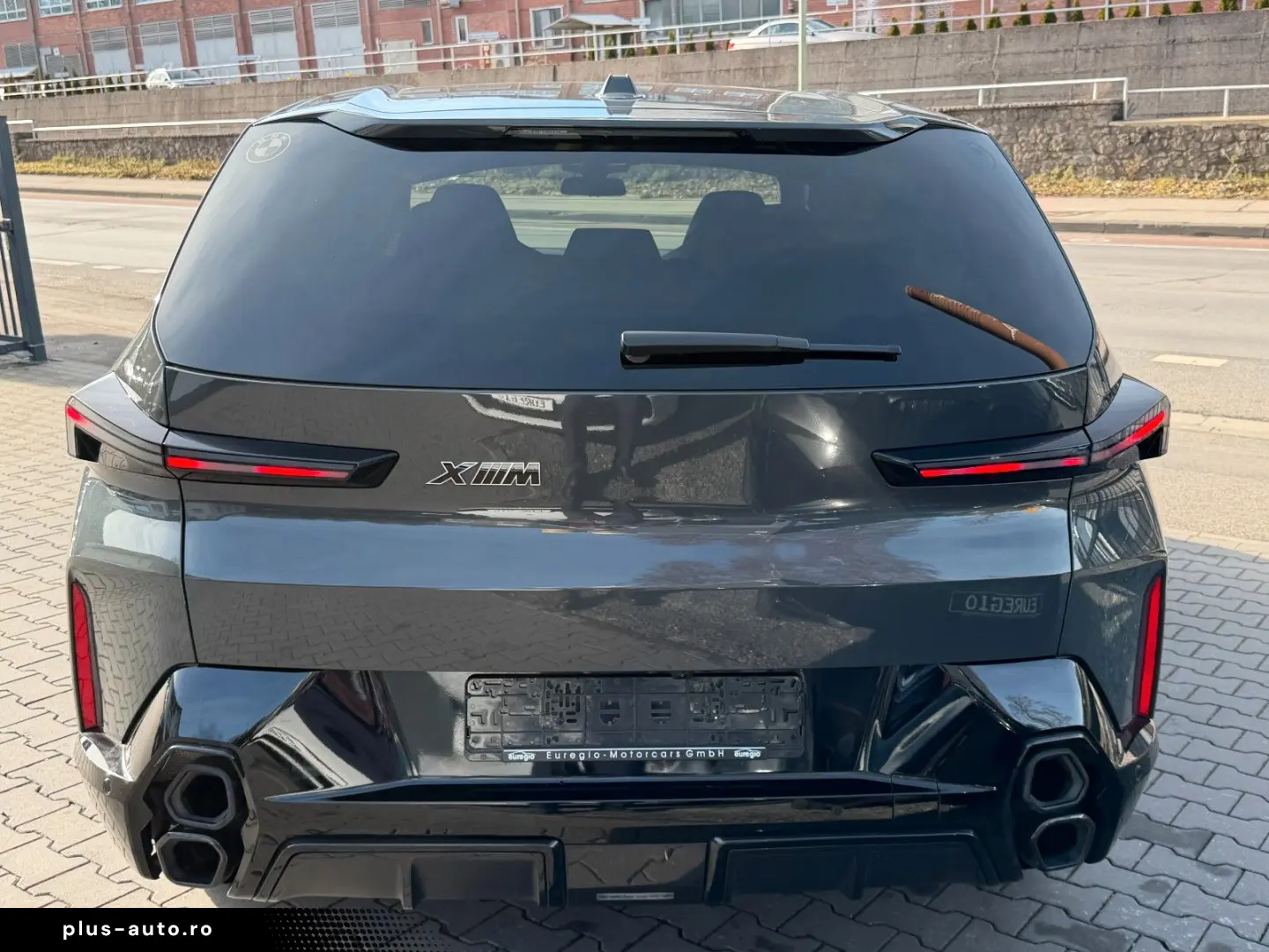 BMW XM 50 e B&W  IconicGlow  360