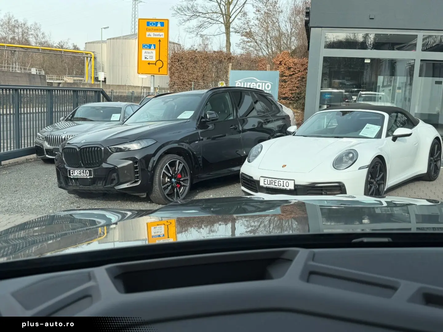 BMW XM 50 e B&W  IconicGlow  360