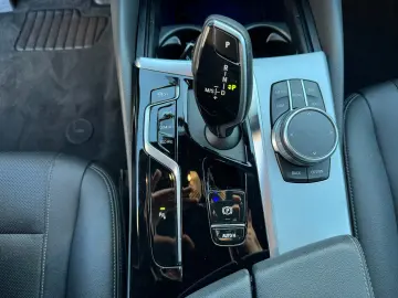 BMW 520 d Aut. AHK LEDER LED NAVI KAMERA ALU