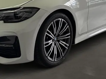 BMW 330iLimousine M Sport Lase Navi Leder DAB PDC