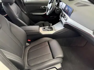 BMW 330iLimousine M Sport Lase Navi Leder DAB PDC