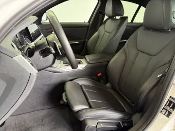 BMW 330iLimousine M Sport Lase Navi Leder DAB PDC