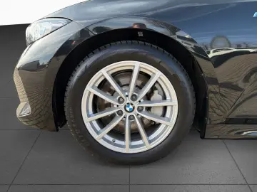 BMW 330i M Sport Sportpaket Bluetooth Navi LED Klima