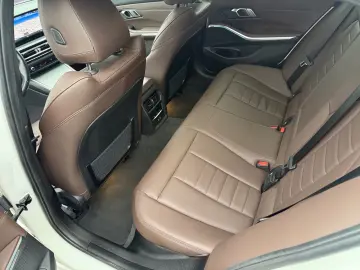 BMW 330i Limousine MSport LED Curved Hifi RFK Ambien