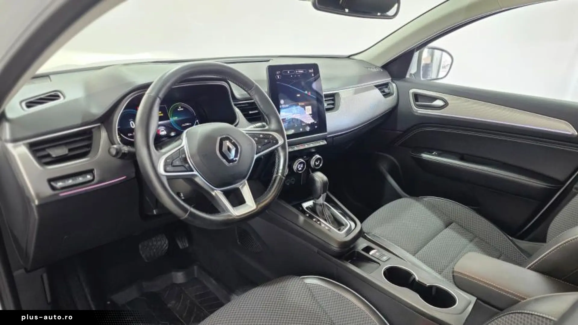 RENAULT ARKANA 1.6 E-Tech 145 techno