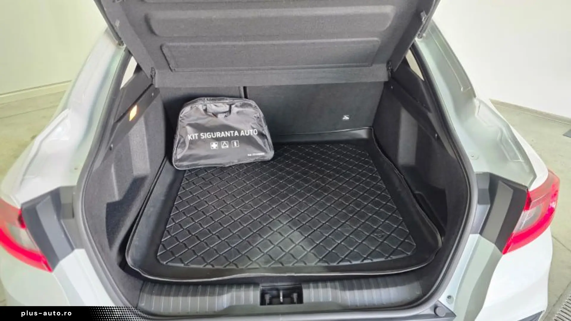 RENAULT ARKANA 1.6 E-Tech 145 techno