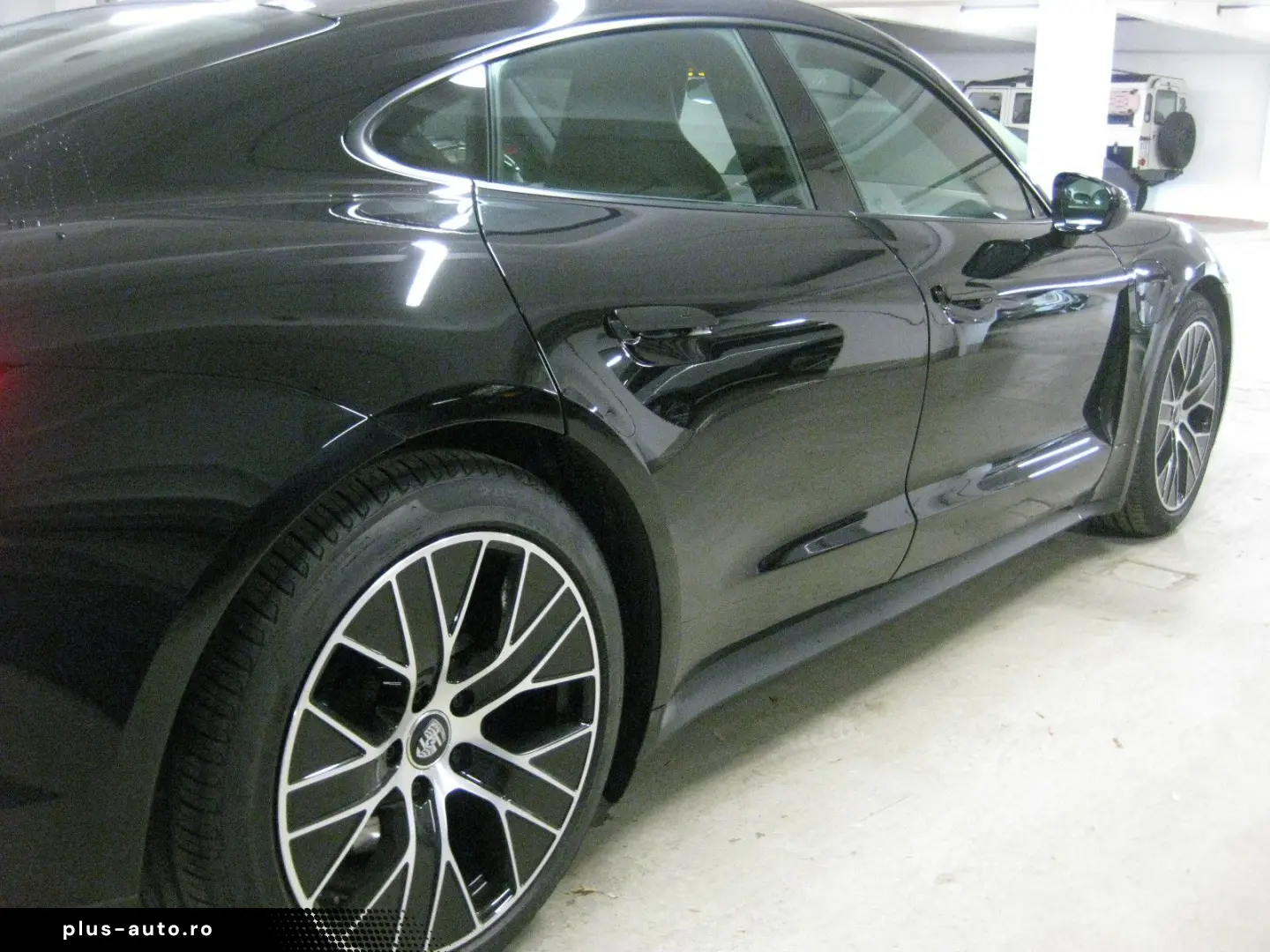 PORSCHE Taycan schw schw  per.batt 20  kamera