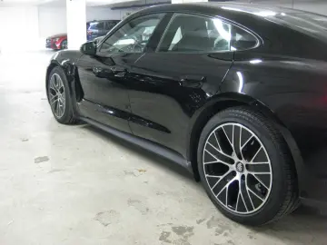 PORSCHE Taycan schw schw  per.batt 20  kamera