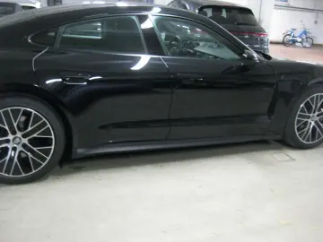 PORSCHE Taycan schw schw  per.batt 20  kamera
