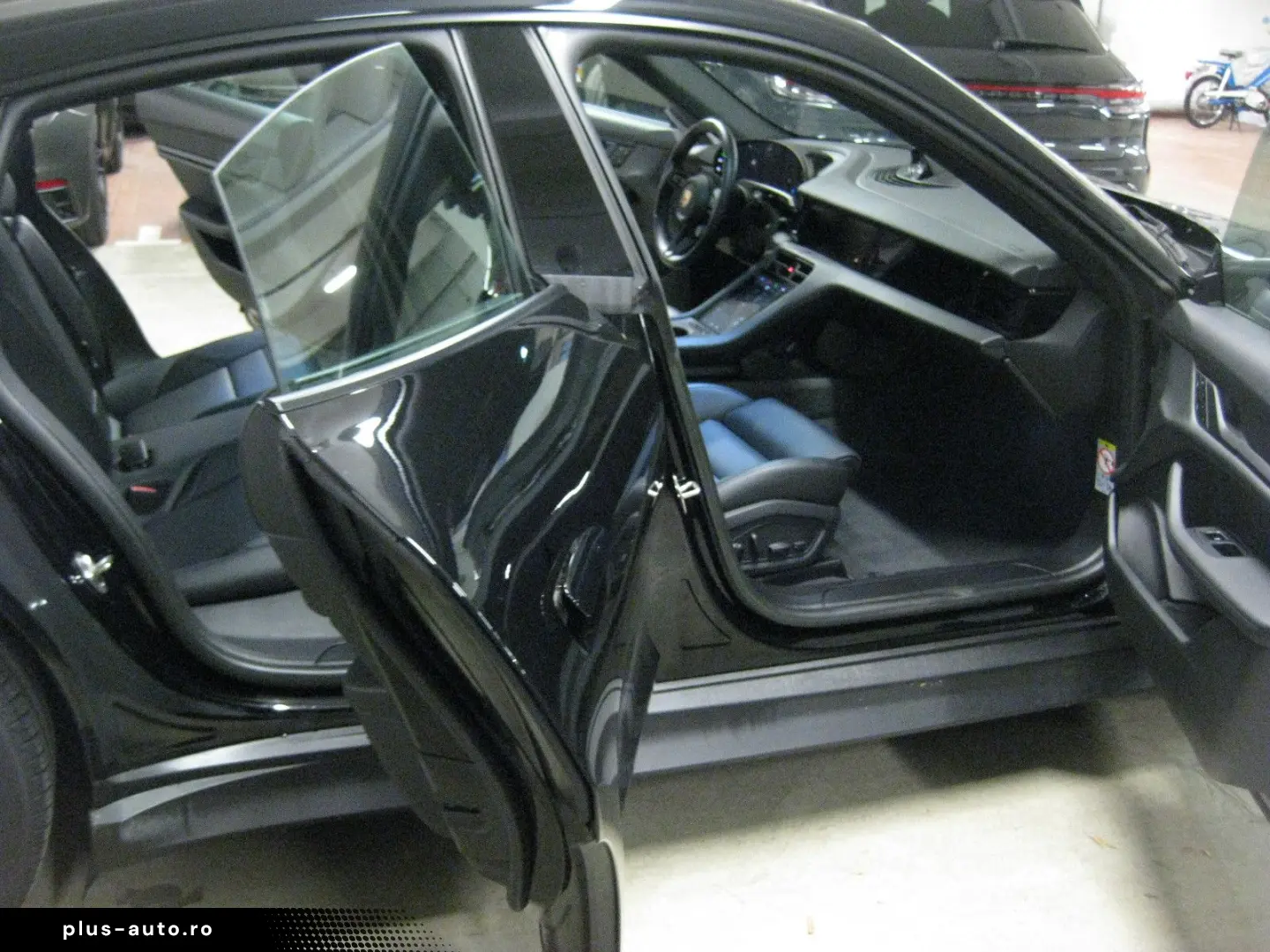 PORSCHE Taycan schw schw  per.batt 20  kamera