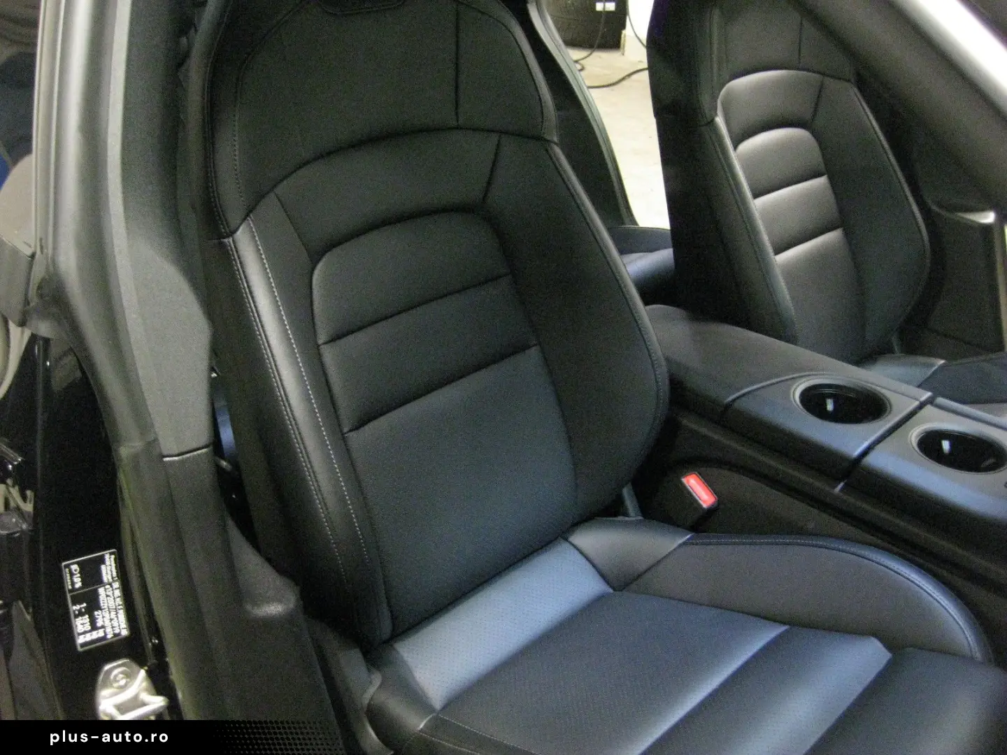 PORSCHE Taycan schw schw  per.batt 20  kamera