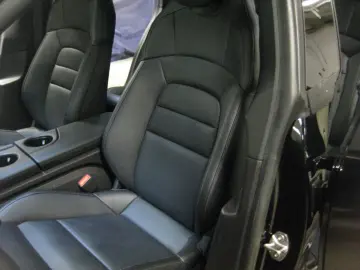 PORSCHE Taycan schw schw  per.batt 20  kamera