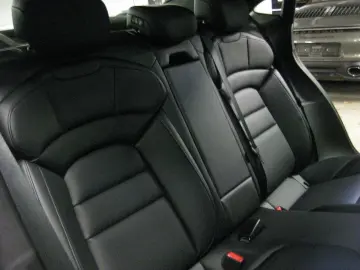 PORSCHE Taycan schw schw  per.batt 20  kamera