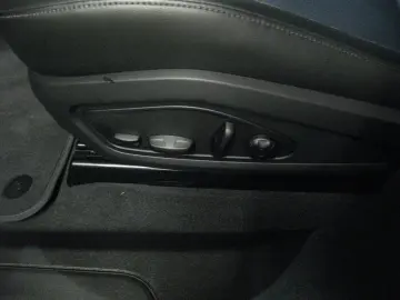 PORSCHE Taycan schw schw  per.batt 20  kamera