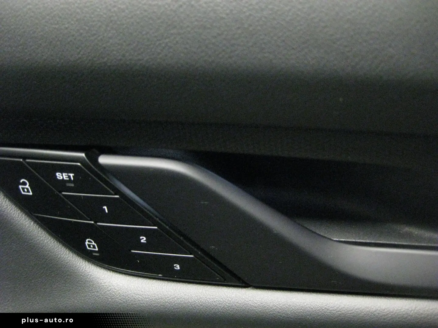 PORSCHE Taycan schw schw  per.batt 20  kamera