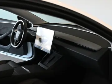 TESLA Model 3 Long Range Dual AWD AHK ACC Pano