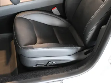 TESLA Model 3 Long Range Dual AWD AHK ACC Pano